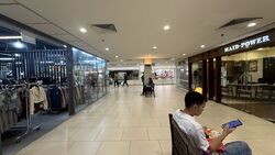 Lucky Plaza (D9), Retail #540199171